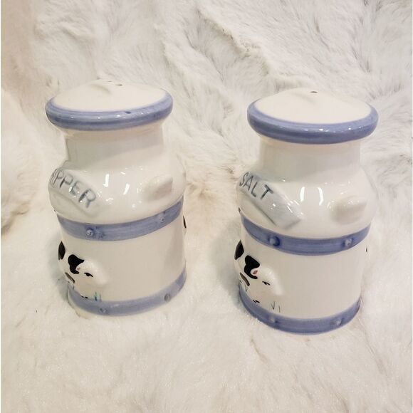 Salt & Pepper Shakers - Picture 4 of 9